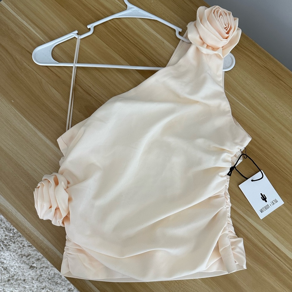 NWT Blakely Rosette Top, cream